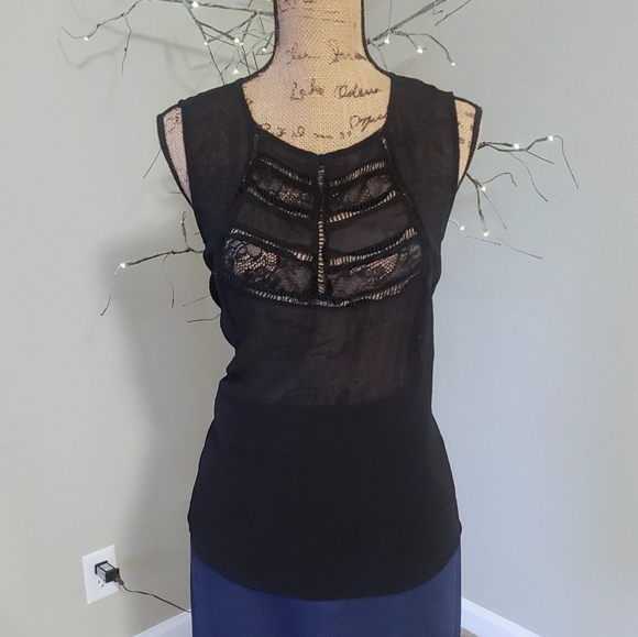 Romeo & Juliet Sleeveless Lace Bib Front Top - Picture 6 of 12